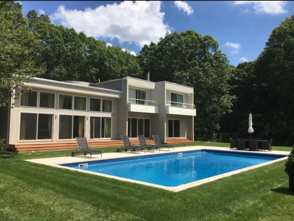 10 Fox Hollow Drive East Quogue, NY 11942