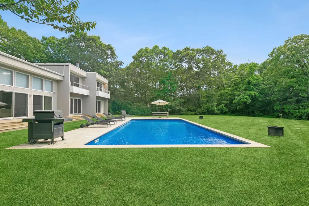 10 Fox Hollow Drive East Quogue, NY 11942