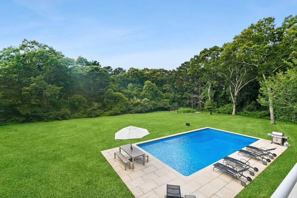 10 Fox Hollow Drive East Quogue, NY 11942