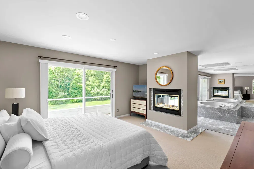 10 Fox Hollow Drive East Quogue, NY 11942