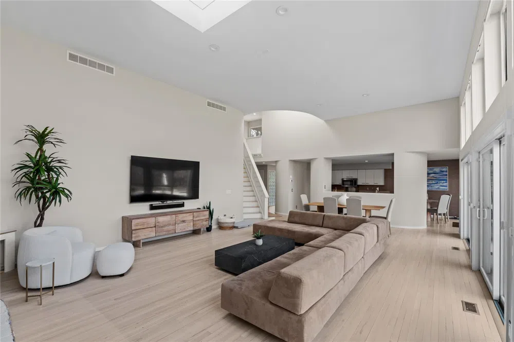 10 Fox Hollow Drive East Quogue, NY 11942