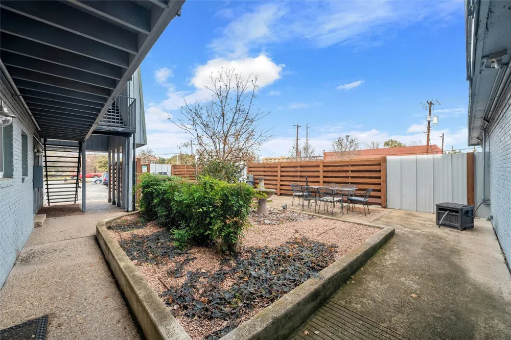 3815 Guadalupe #207 Austin, TX 78751