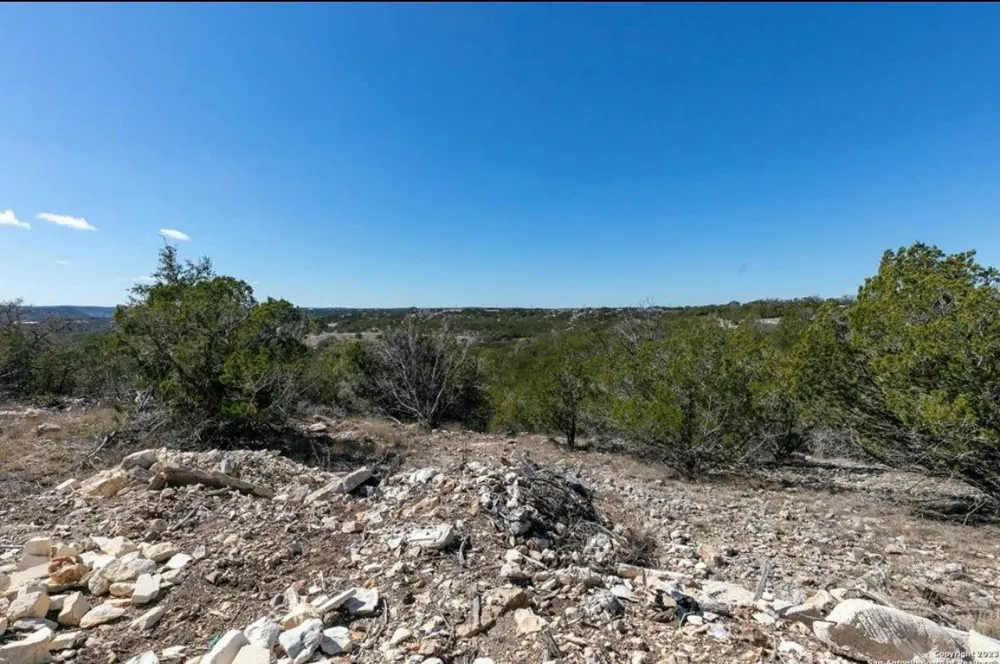 218 Madrona Drive S Kerrville, TX 78028