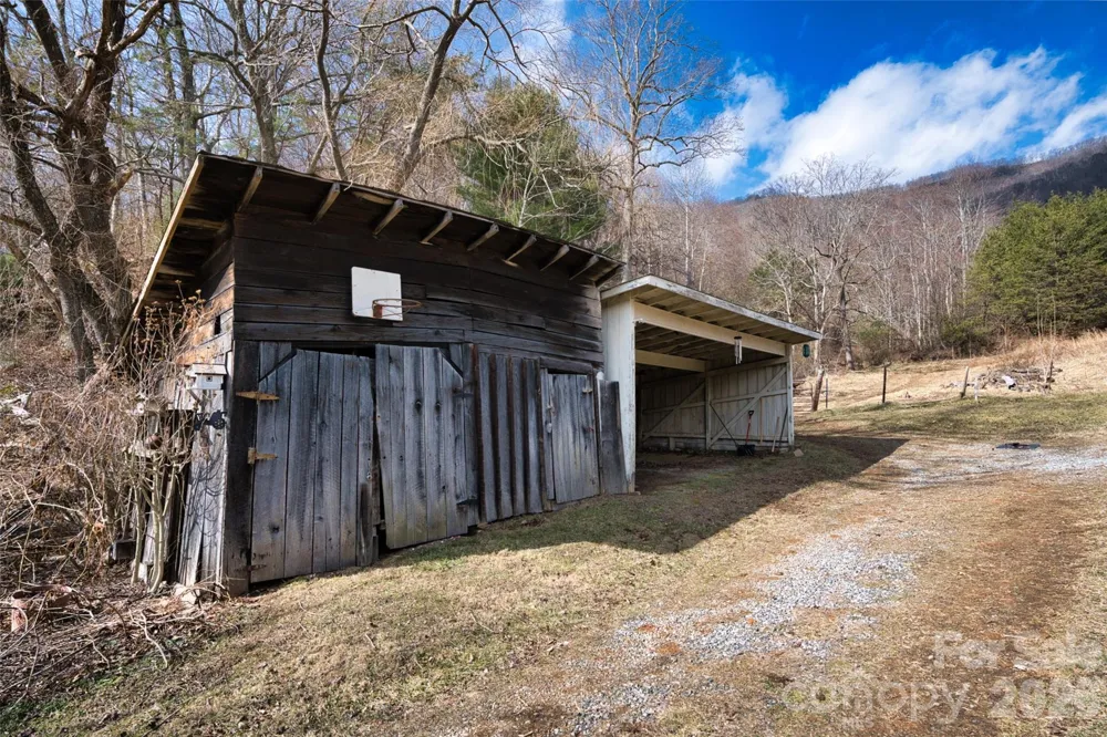 1567 Newfound Road Leicester, NC 28748