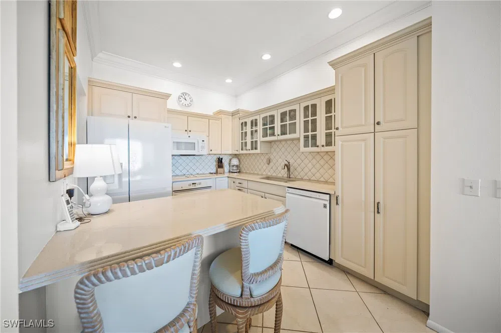 BENJAMIN FRANKLIN DRIVE #102 Sarasota, FL 34236