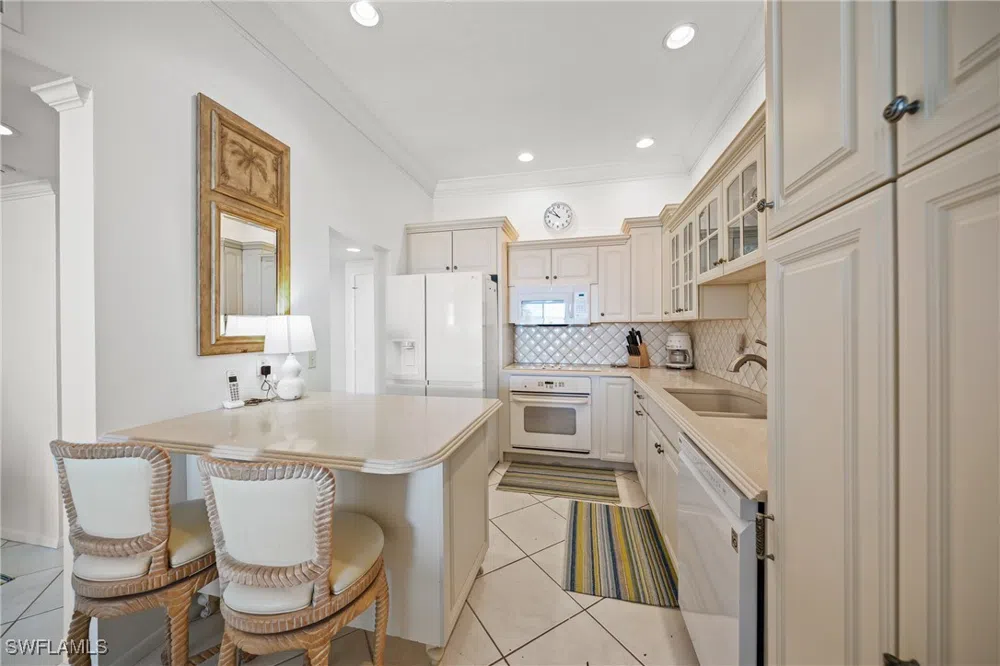 BENJAMIN FRANKLIN DRIVE #102 Sarasota, FL 34236