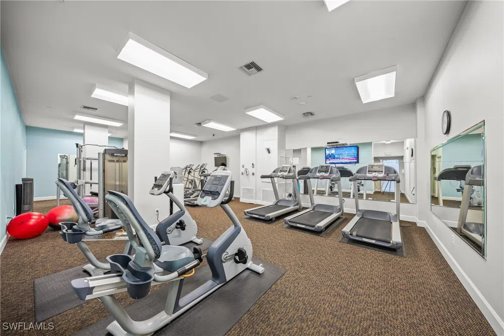 BENJAMIN FRANKLIN DRIVE #102 Sarasota, FL 34236
