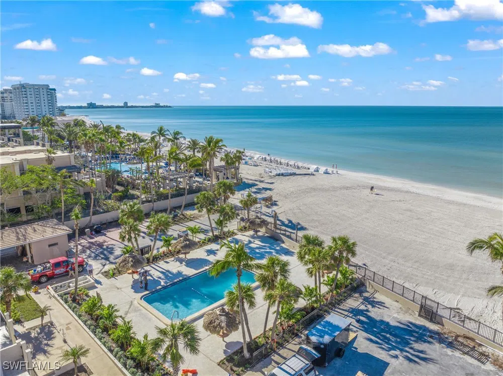 BENJAMIN FRANKLIN DRIVE #102 Sarasota, FL 34236