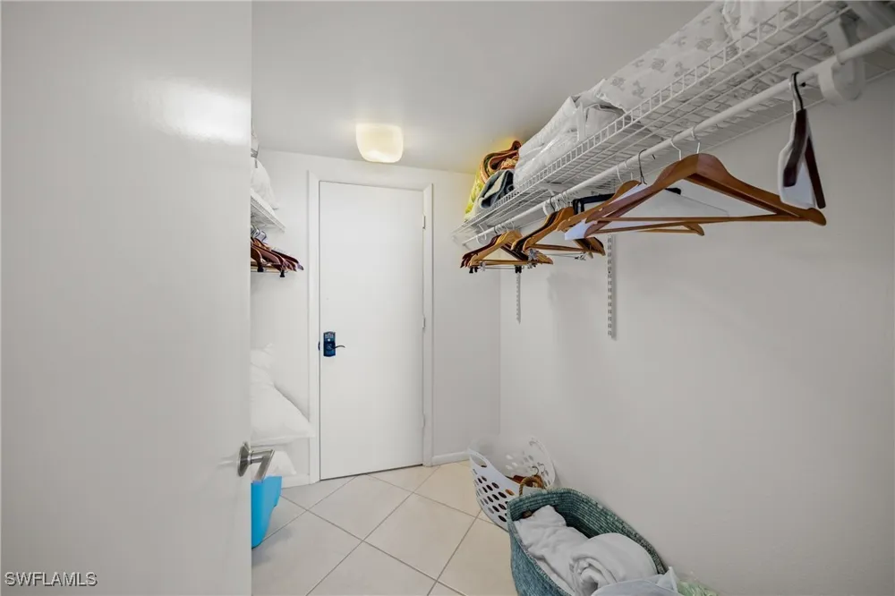 BENJAMIN FRANKLIN DRIVE #102 Sarasota, FL 34236