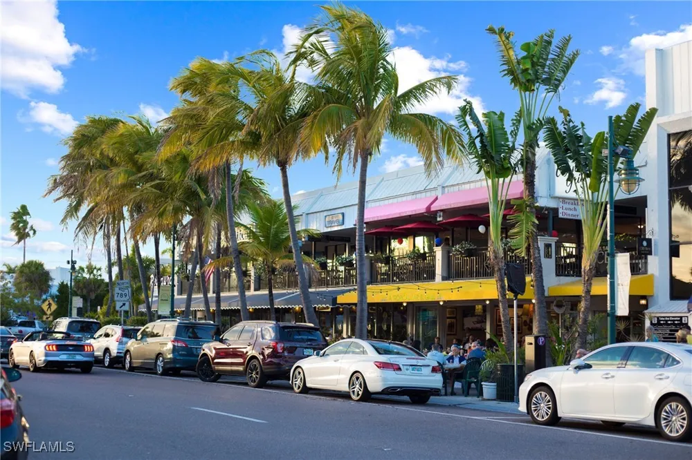 BENJAMIN FRANKLIN DRIVE #102 Sarasota, FL 34236