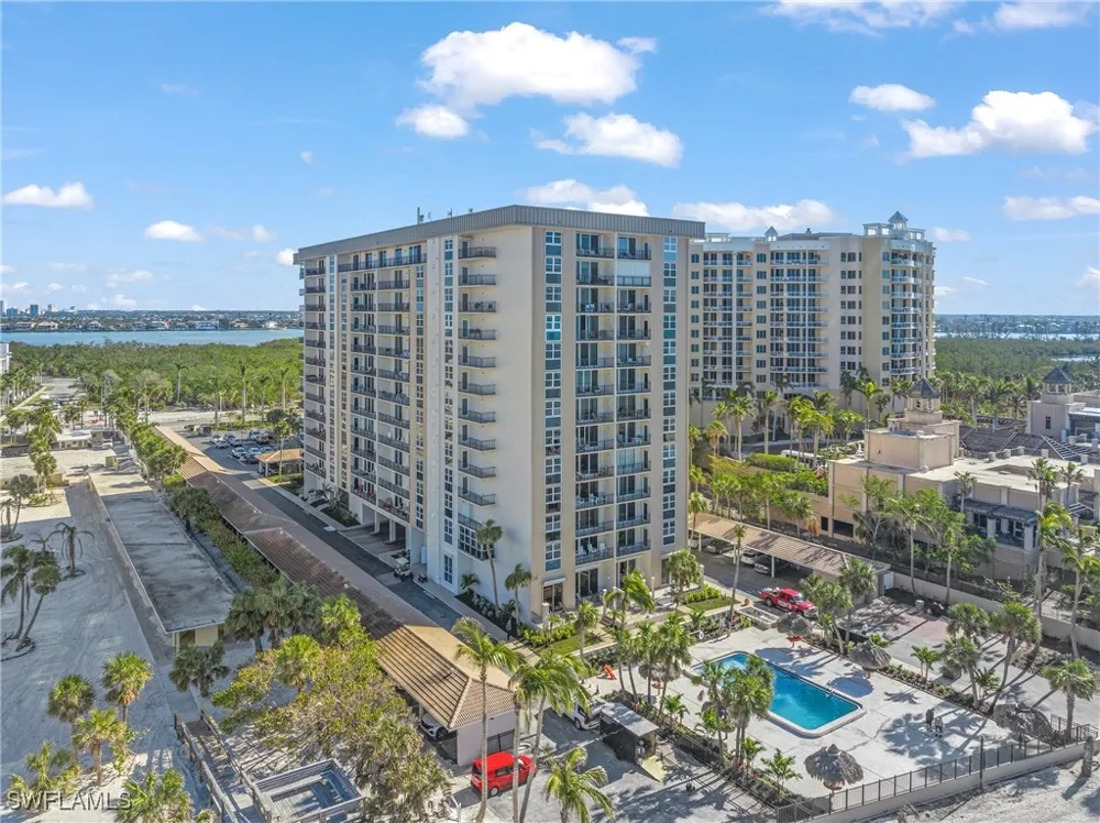 BENJAMIN FRANKLIN DRIVE #102 Sarasota, FL 34236