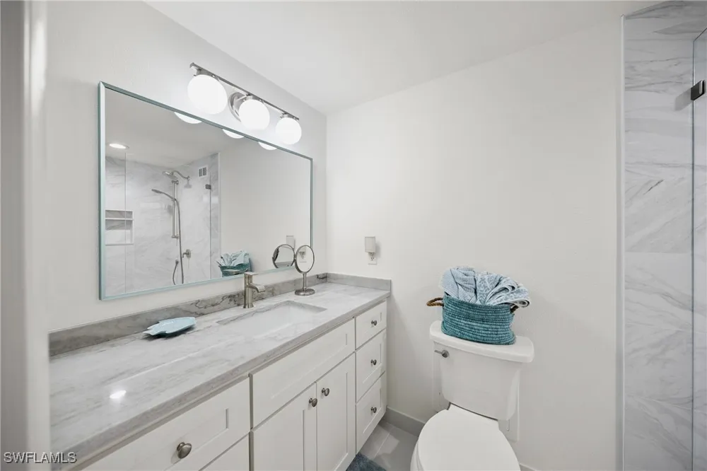 BENJAMIN FRANKLIN DRIVE #102 Sarasota, FL 34236