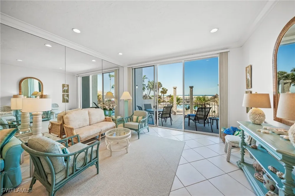 BENJAMIN FRANKLIN DRIVE #102 Sarasota, FL 34236