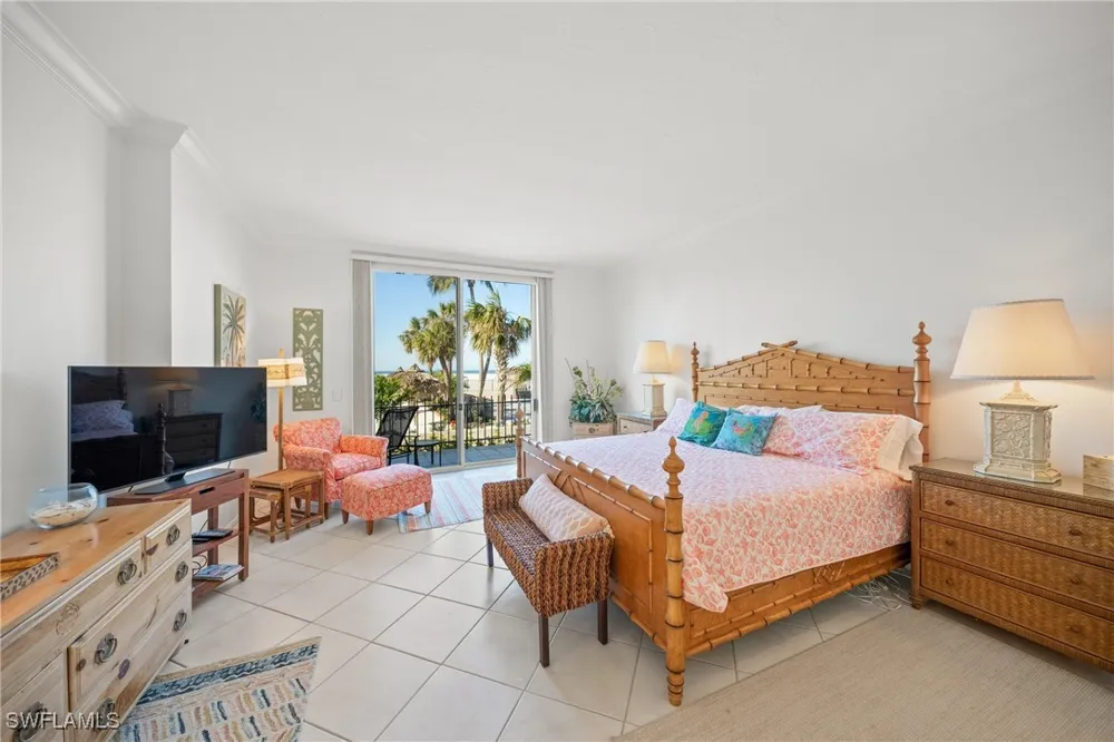BENJAMIN FRANKLIN DRIVE #102 Sarasota, FL 34236