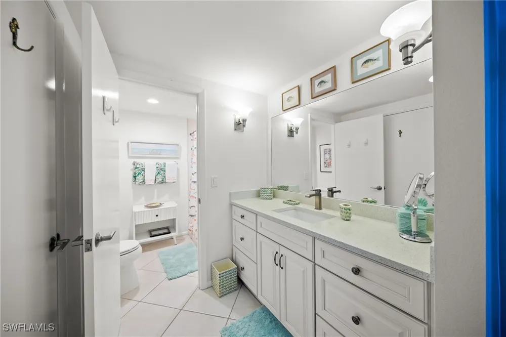 BENJAMIN FRANKLIN DRIVE #102 Sarasota, FL 34236