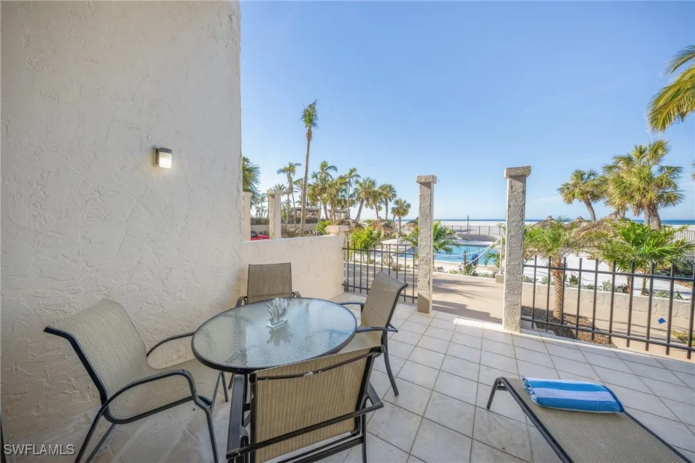 BENJAMIN FRANKLIN DRIVE #102 Sarasota, FL 34236