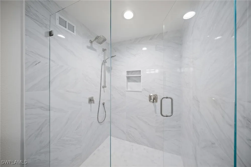BENJAMIN FRANKLIN DRIVE #102 Sarasota, FL 34236