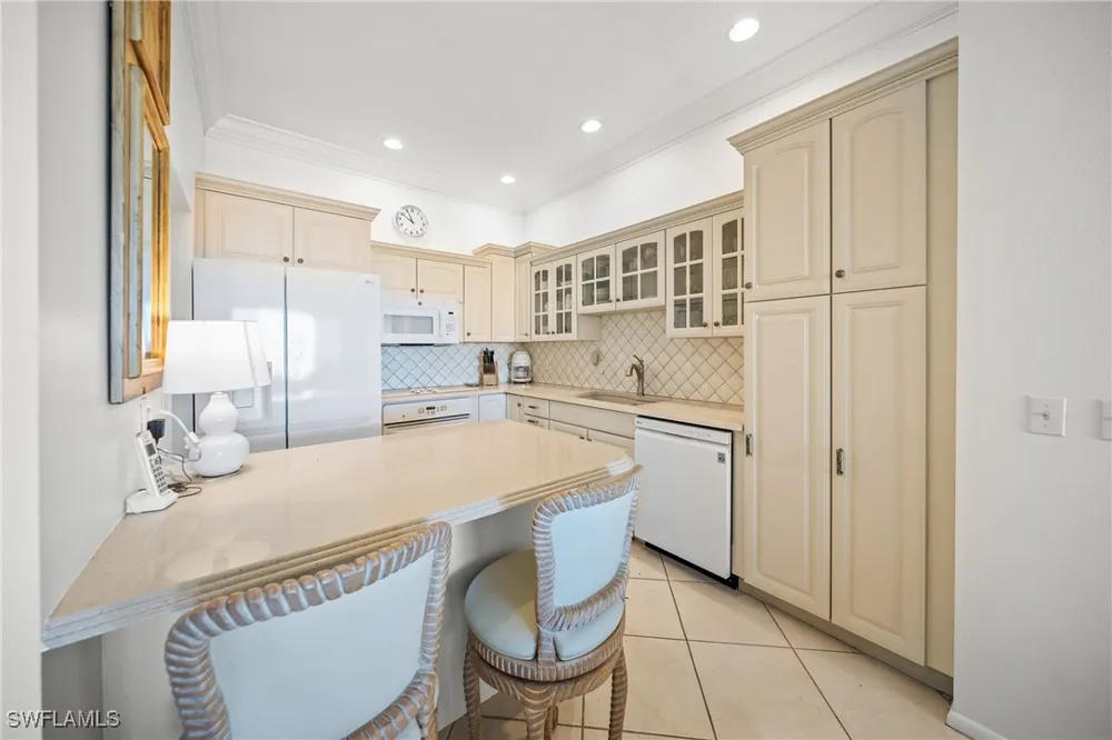 BENJAMIN FRANKLIN DRIVE #102 Sarasota, FL 34236