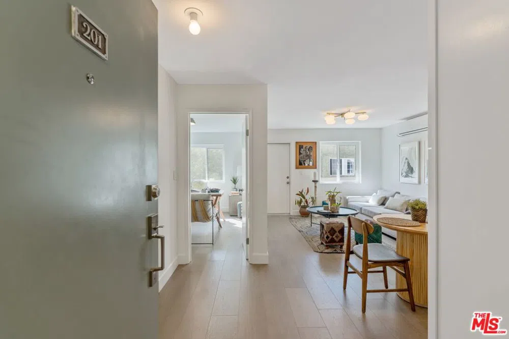 2501 S Westview Street #103 Los Angeles, CA 90016