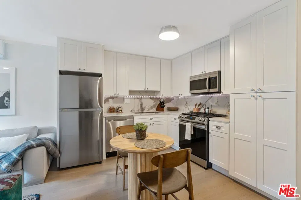 2501 S Westview Street #103 Los Angeles, CA 90016