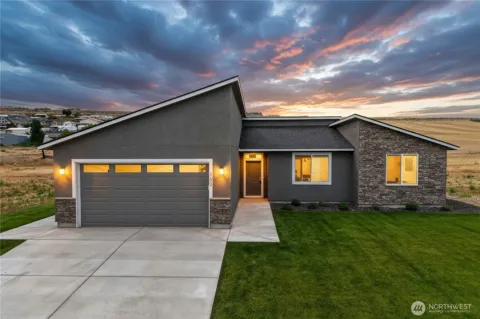 8383 Desert Greens Loop SE
