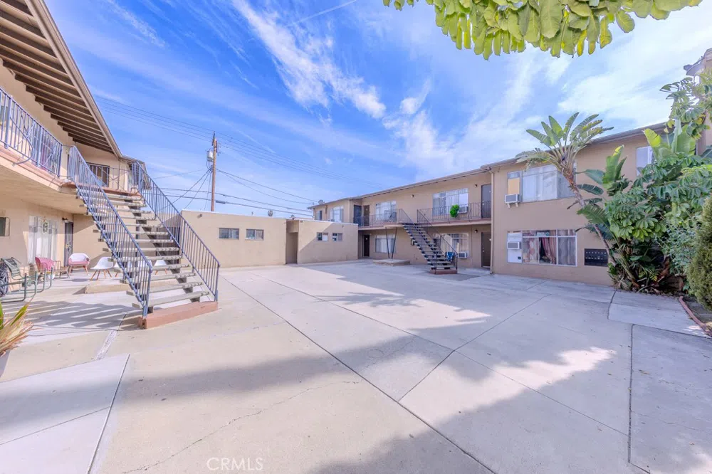 906 S Fann Street Anaheim, CA 92804