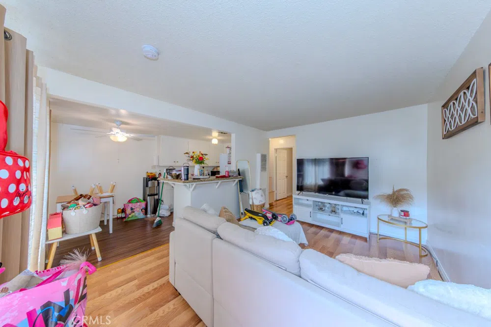 906 S Fann Street Anaheim, CA 92804