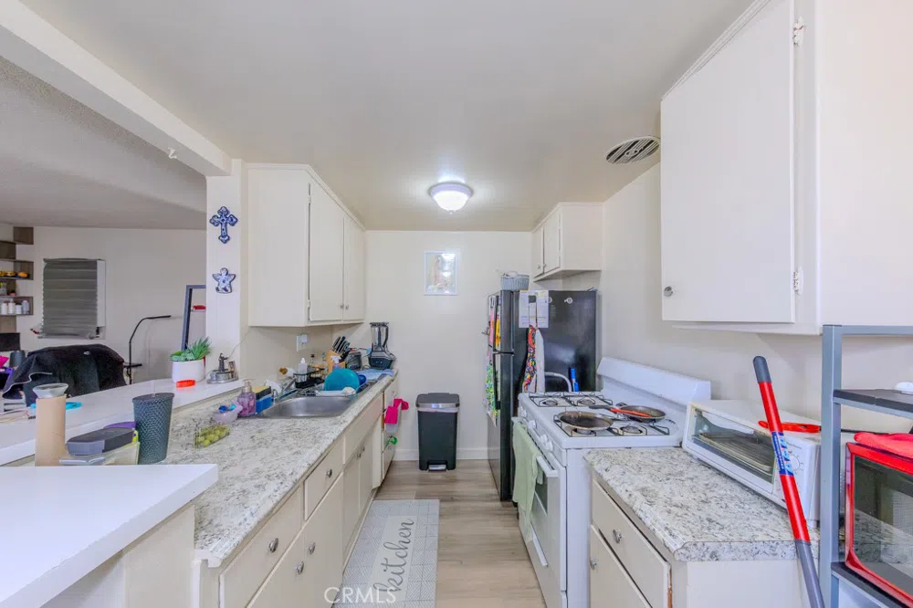 906 S Fann Street Anaheim, CA 92804