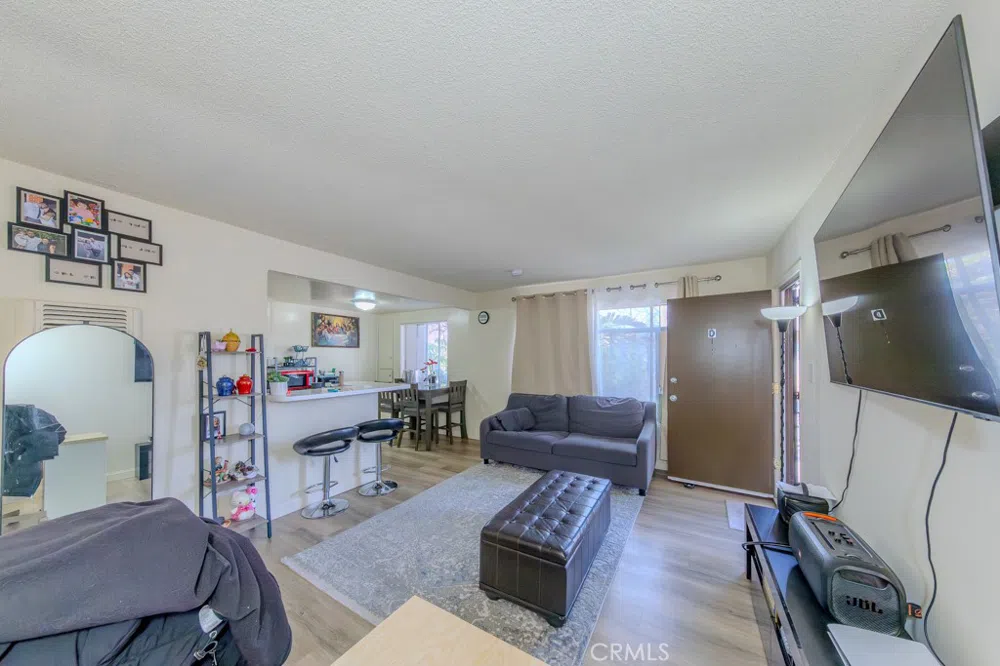 906 S Fann Street Anaheim, CA 92804