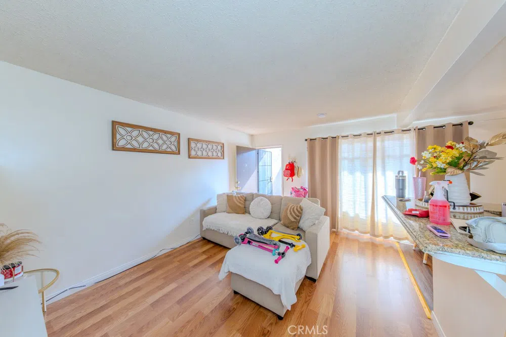 906 S Fann Street Anaheim, CA 92804