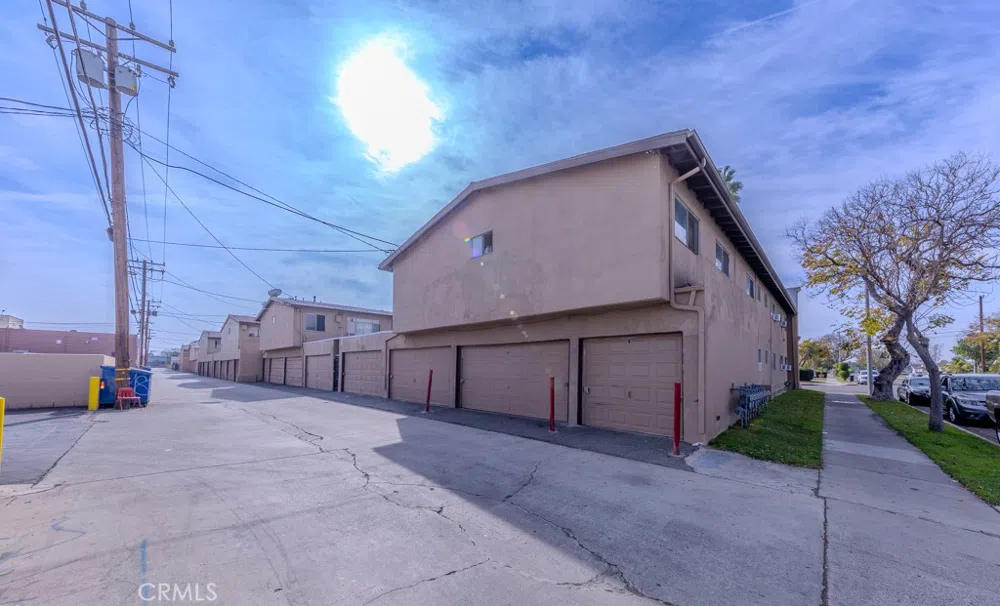 906 S Fann Street Anaheim, CA 92804