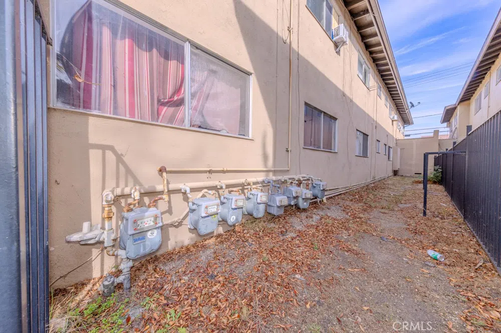 906 S Fann Street Anaheim, CA 92804