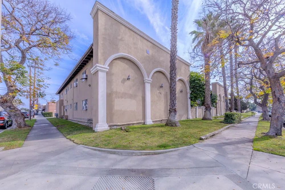 906 S Fann Street Anaheim, CA 92804