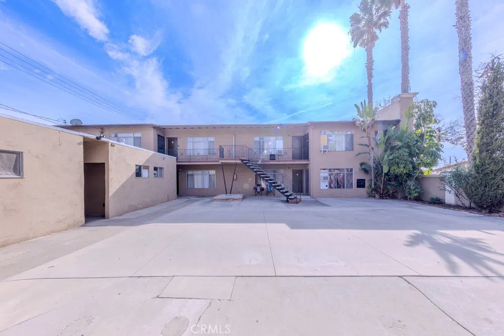 906 S Fann Street Anaheim, CA 92804