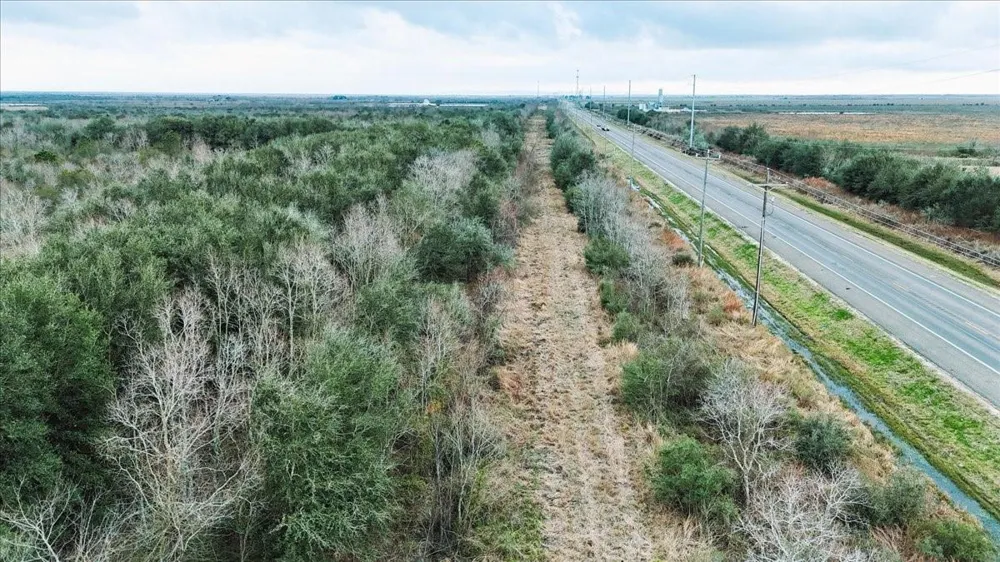 Hwy 124 Stowell, TX 77661