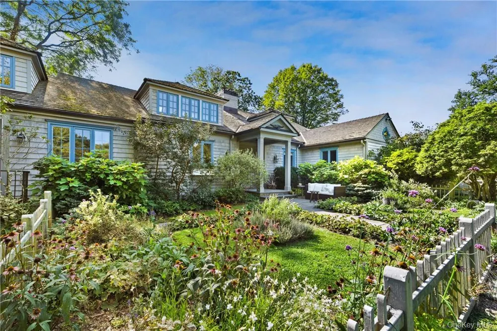 106 Old Stone Hill Road Pound Ridge, NY 10576