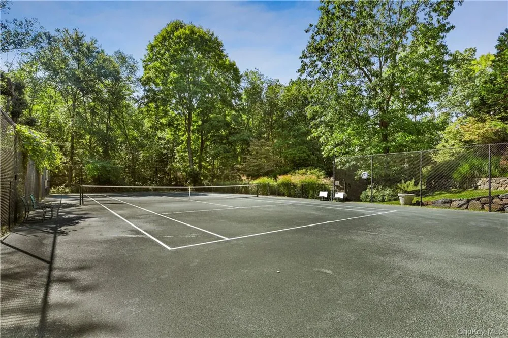 106 Old Stone Hill Road Pound Ridge, NY 10576