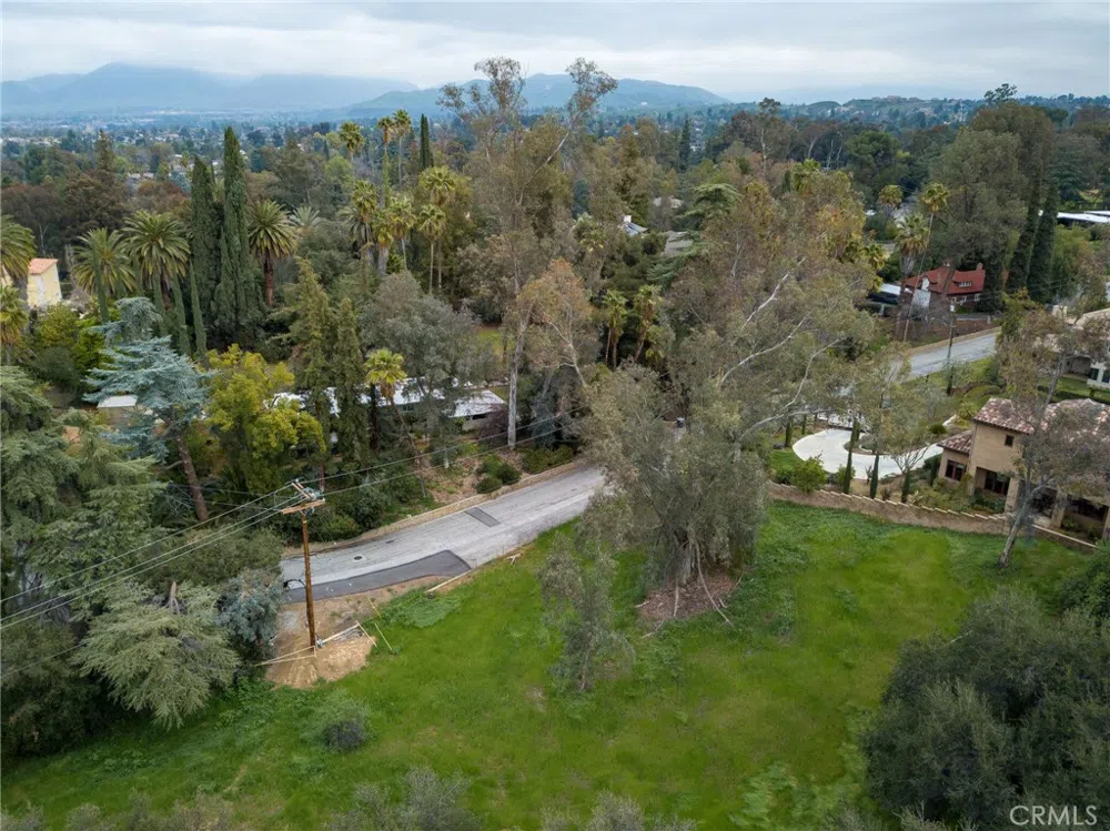 1702 Dwight Street Redlands, CA 92373