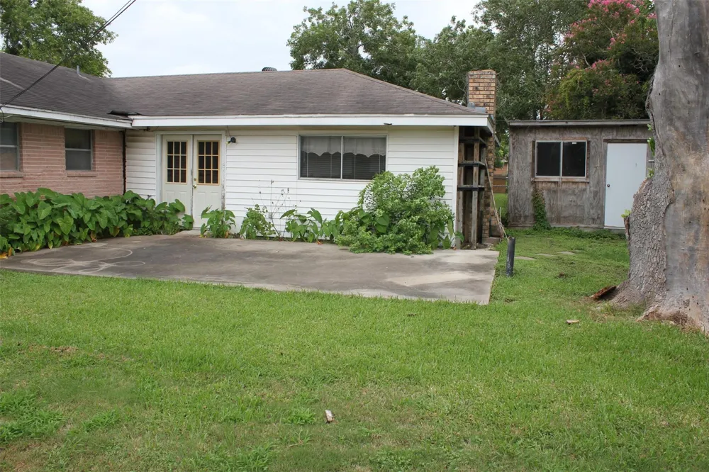 1610 Bexar Avenue Victoria, TX 77901