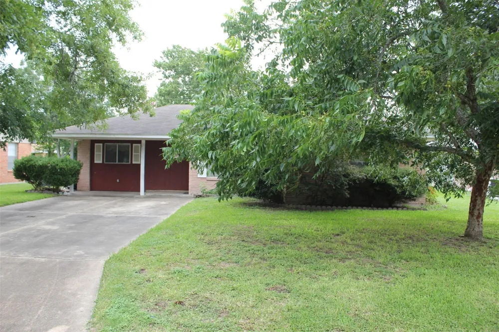 1610 Bexar Avenue Victoria, TX 77901