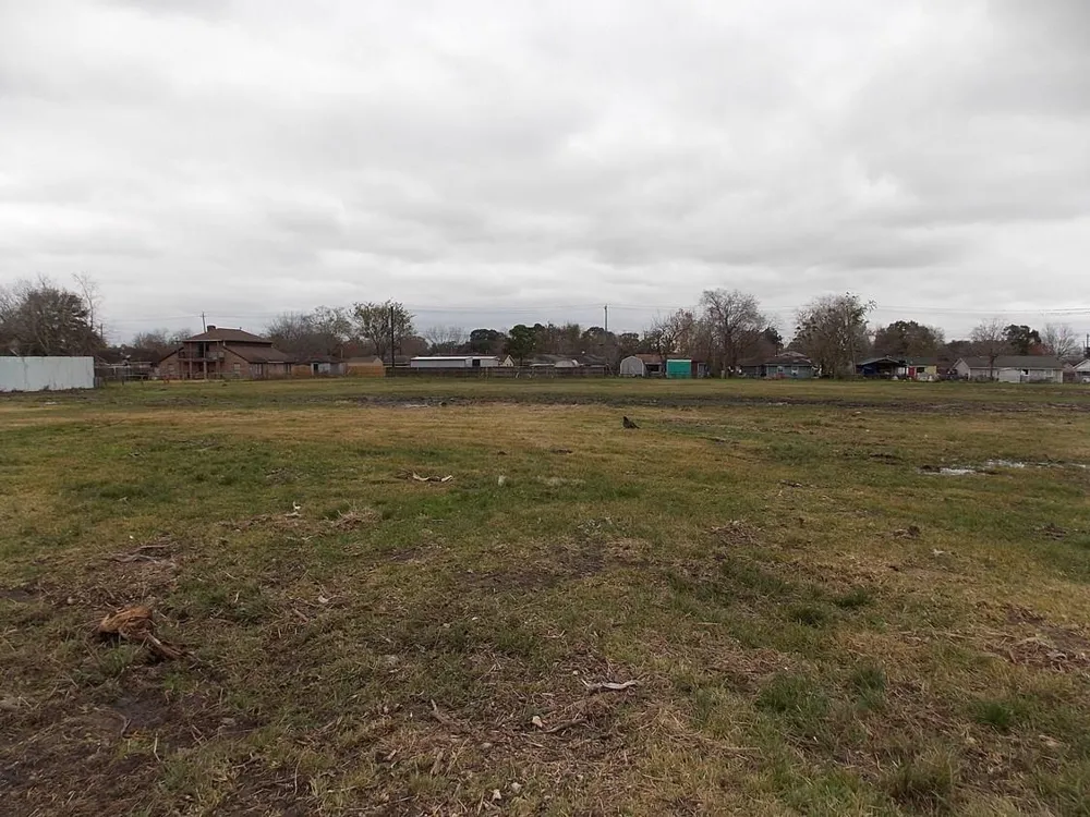 2619 Red Bluff Pasadena, TX 77506