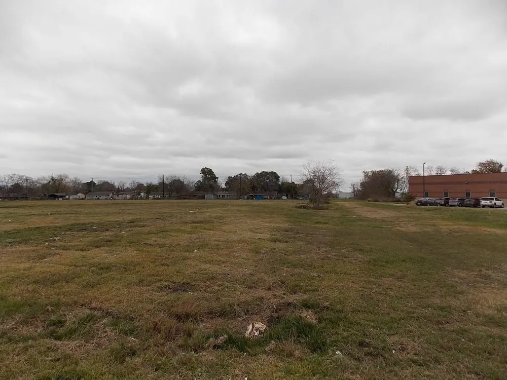 2619 Red Bluff Pasadena, TX 77506