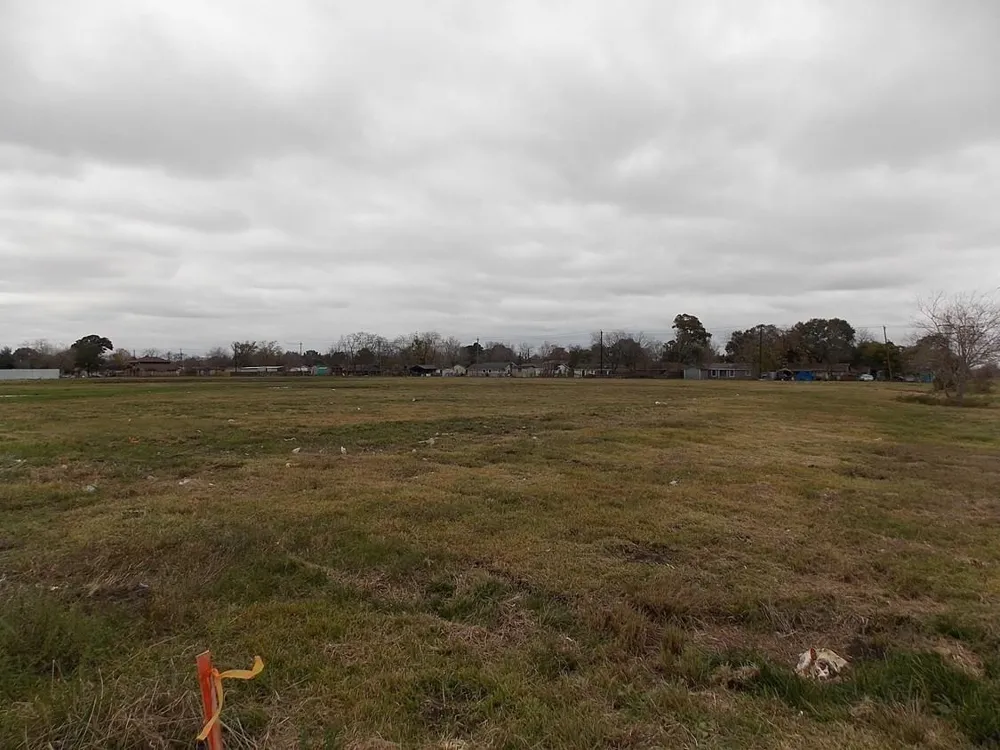 2619 Red Bluff Pasadena, TX 77506