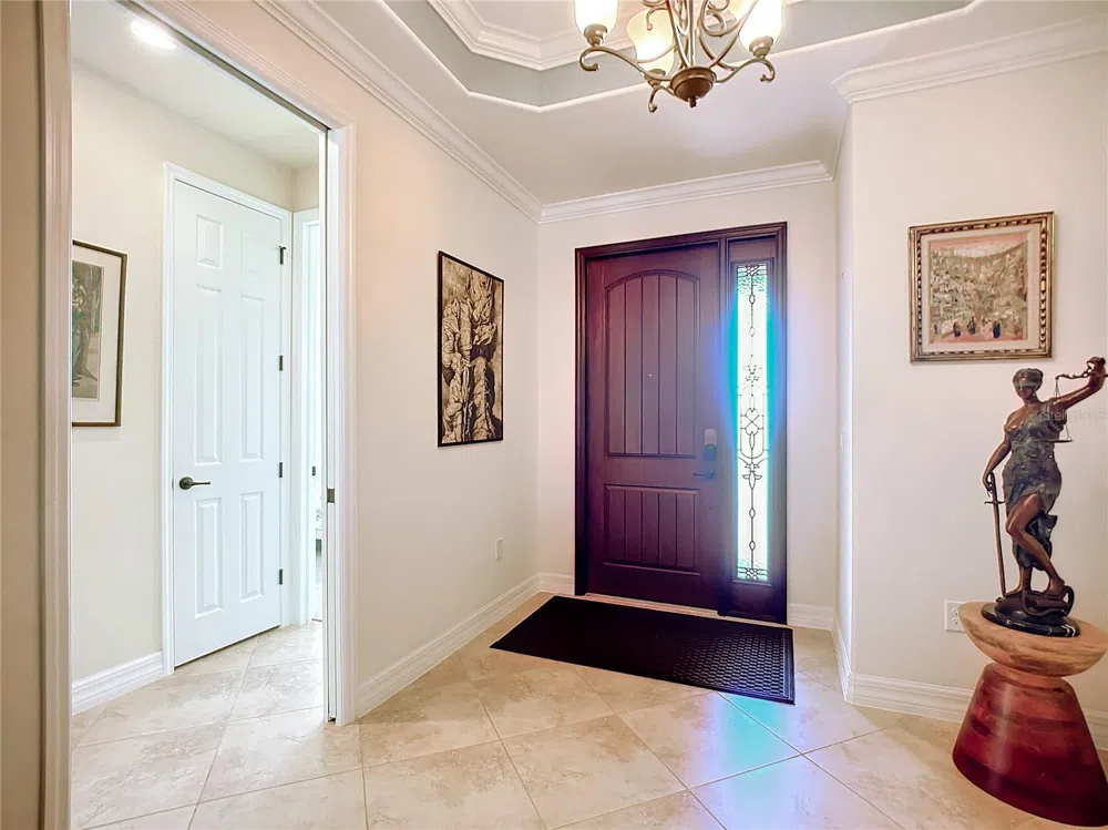 2902 AVIAMAR CIRCLE Naples, FL 34114