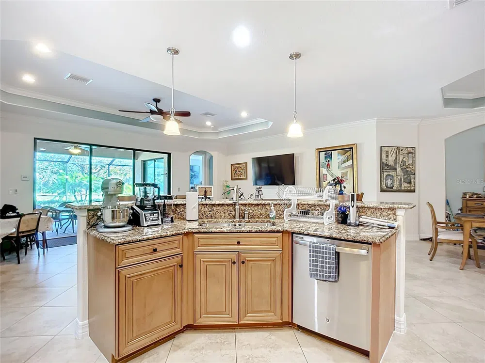 2902 AVIAMAR CIRCLE Naples, FL 34114