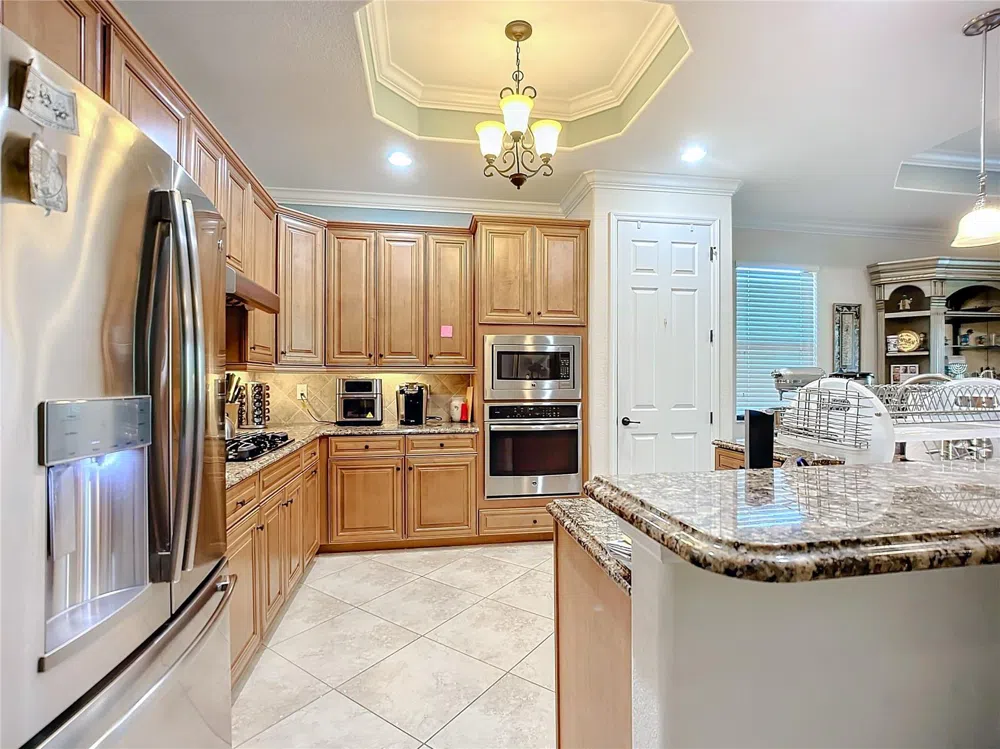 2902 AVIAMAR CIRCLE Naples, FL 34114