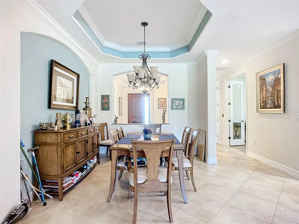 2902 AVIAMAR CIRCLE Naples, FL 34114