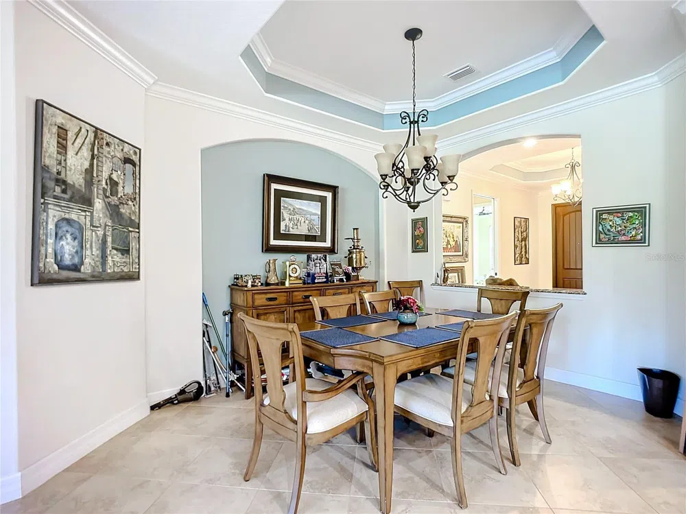 2902 AVIAMAR CIRCLE Naples, FL 34114
