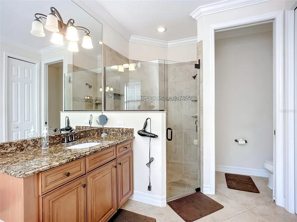 2902 AVIAMAR CIRCLE Naples, FL 34114