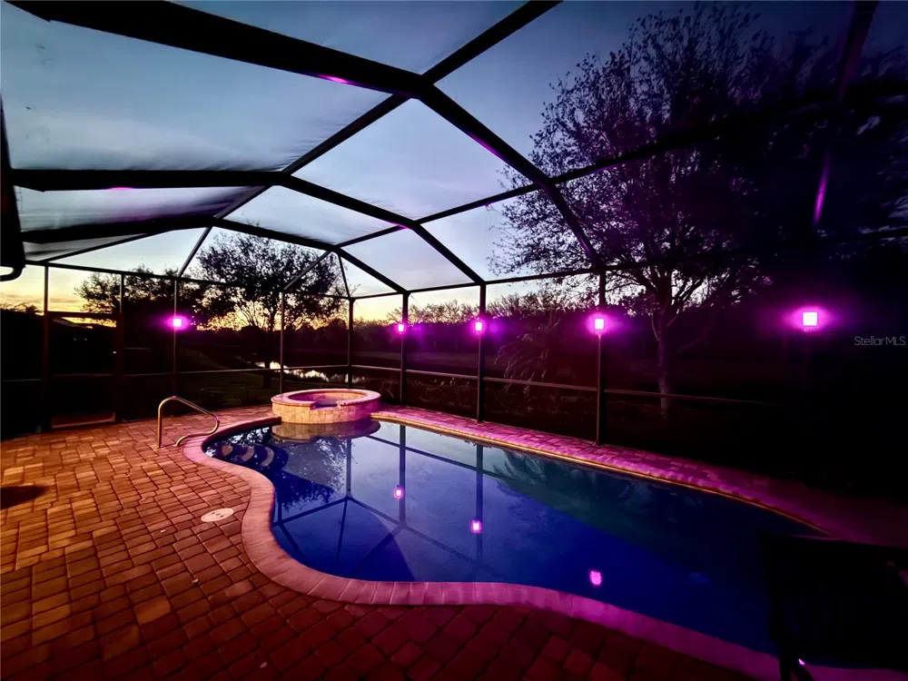 2902 AVIAMAR CIRCLE Naples, FL 34114